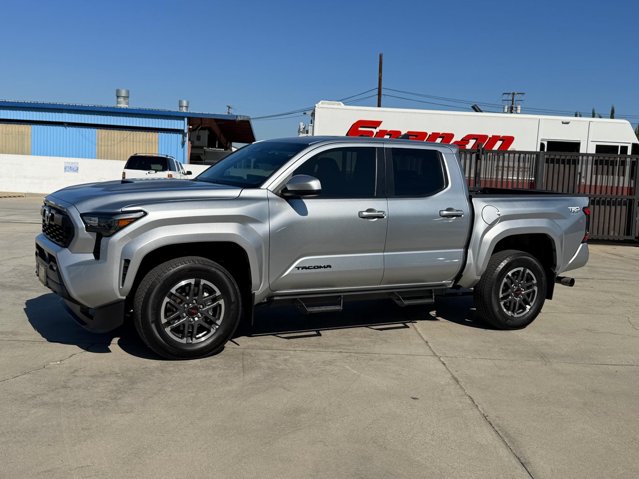 toyota tacoma 2024 3TMLB5JN8RM060035 image toyota tacoma 2024 3TMLB5JN8RM060035 image