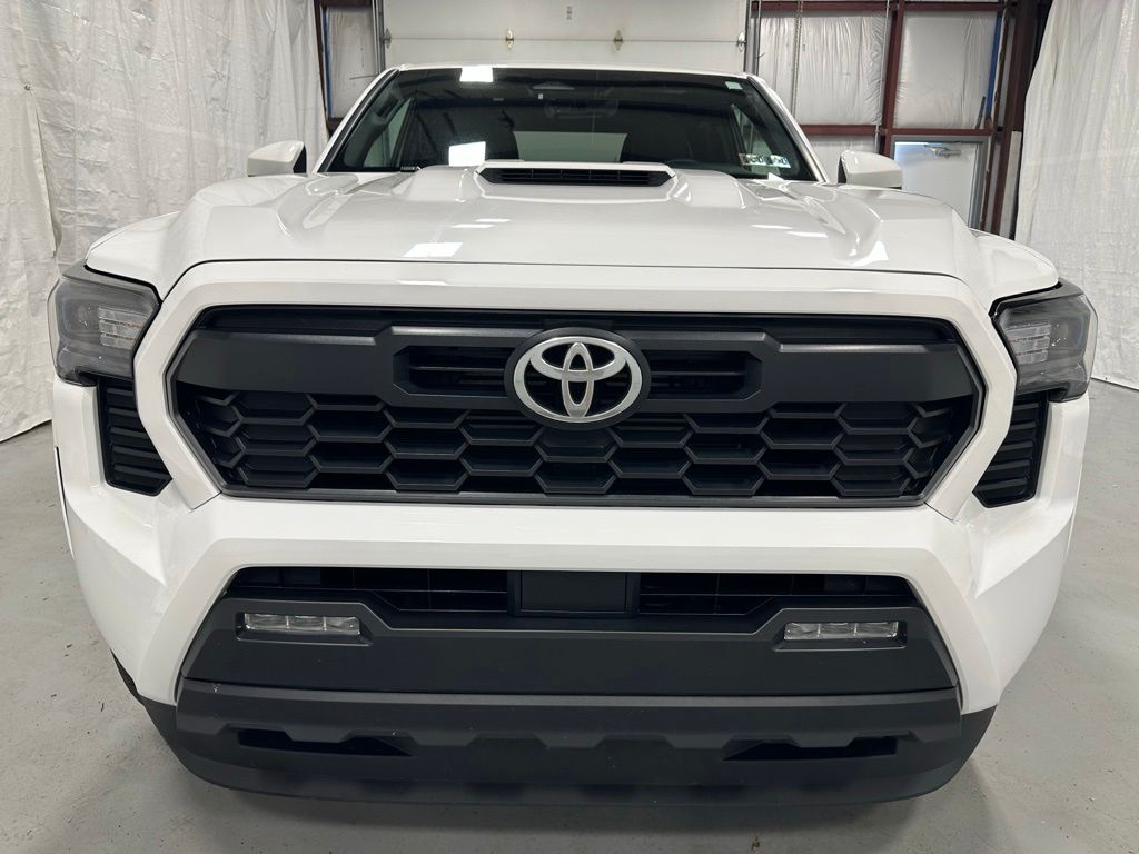 toyota tacoma 2024 3TMLB5JN3RM046219 image toyota tacoma 2024 3TMLB5JN3RM046219 image