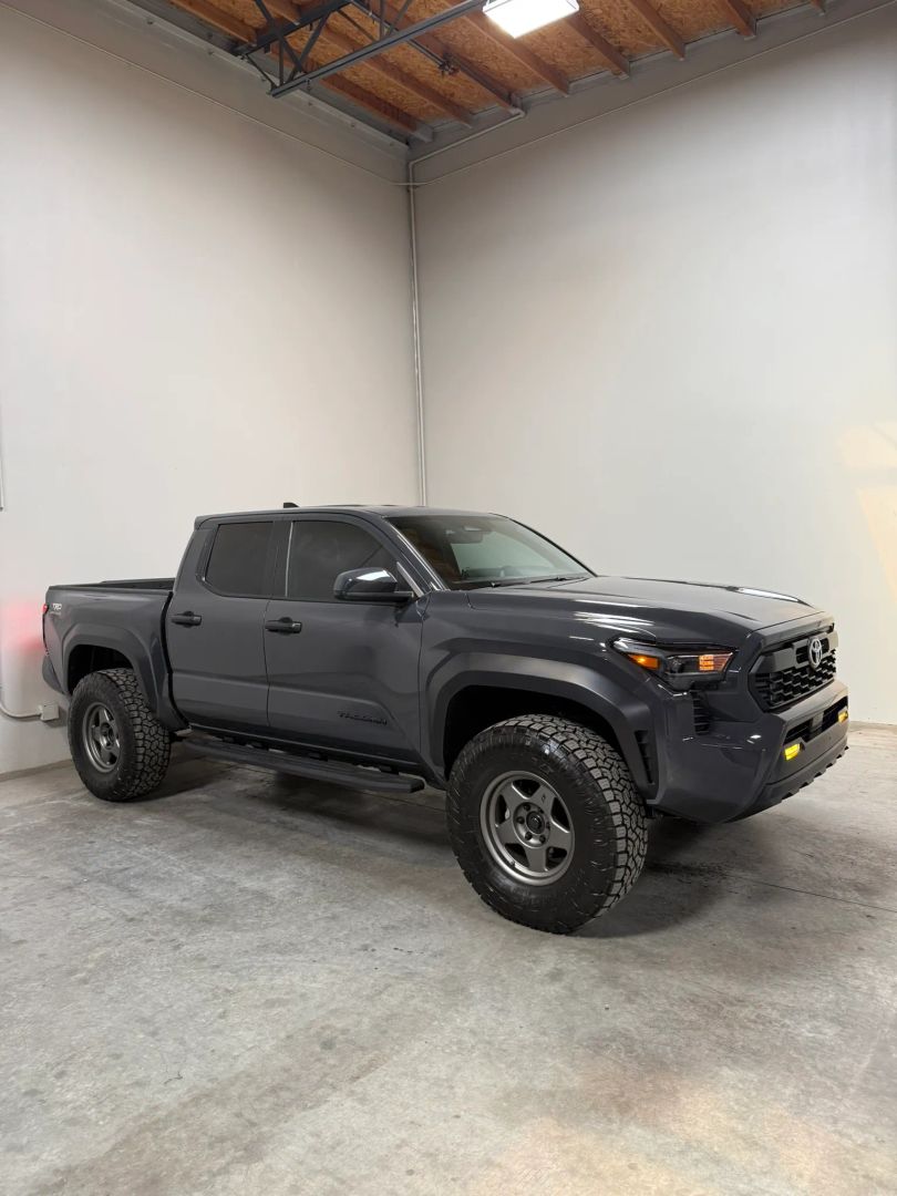 toyota tacoma 2024 3TMLB5JN7RM070233 image toyota tacoma 2024 3TMLB5JN7RM070233 image