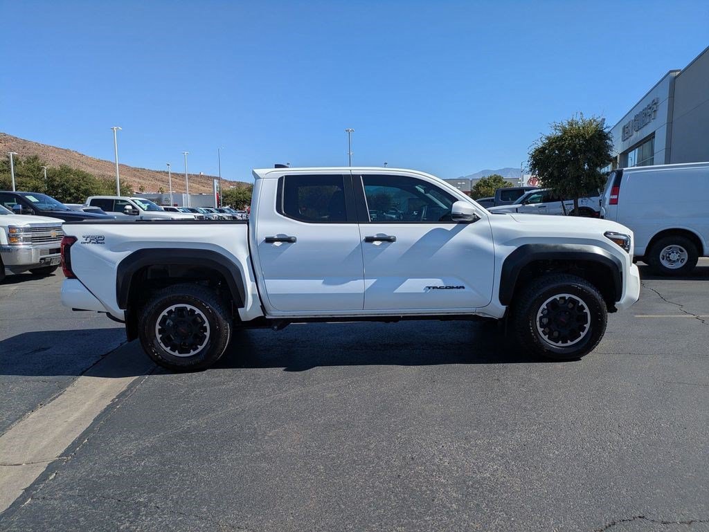 toyota tacoma 2024 3TMLB5JNXRM018031 image toyota tacoma 2024 3TMLB5JNXRM018031 image