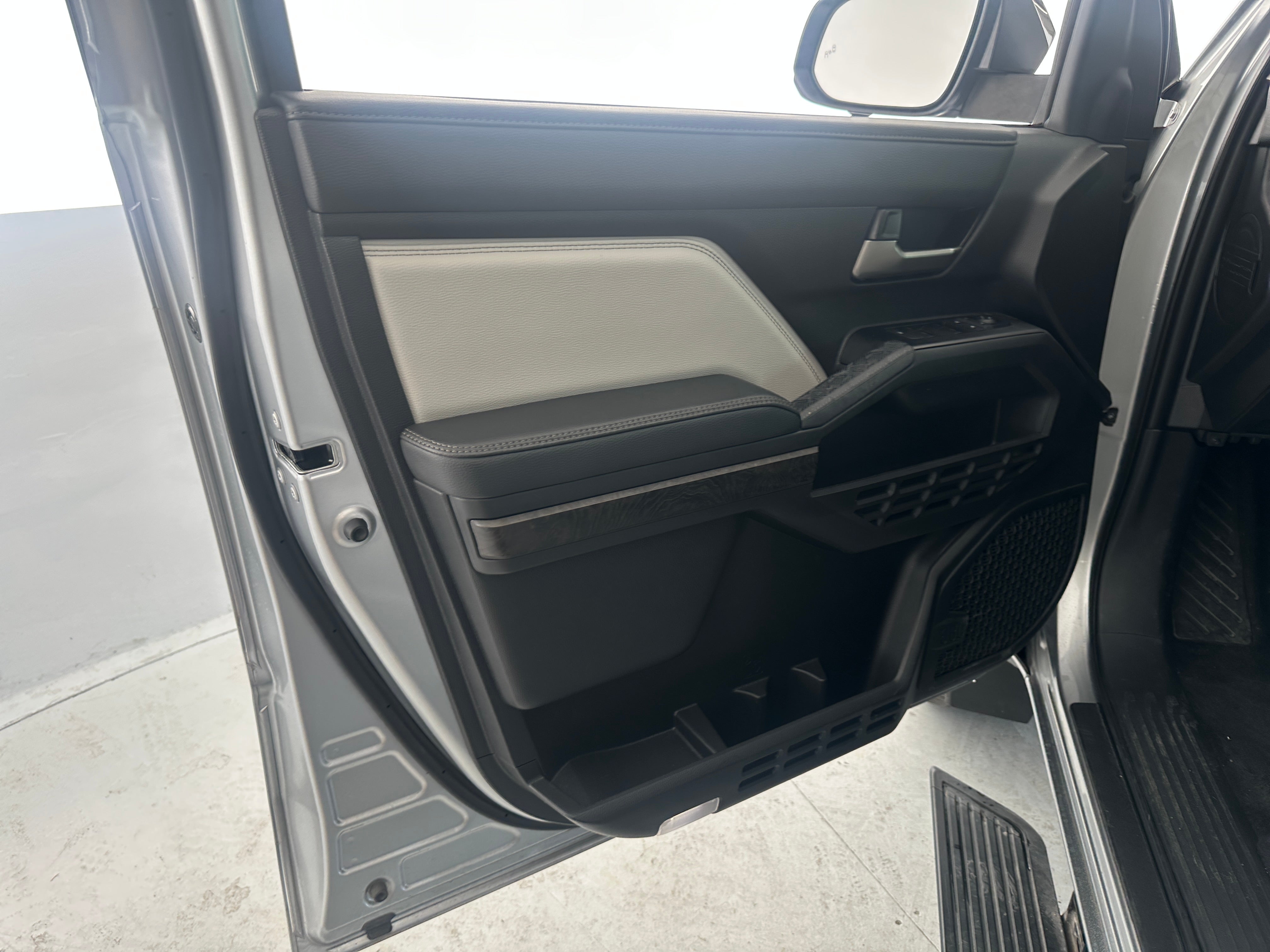 toyota tacoma 2024 3TYLB5JN5RT055590 image toyota tacoma 2024 3TYLB5JN5RT055590 image