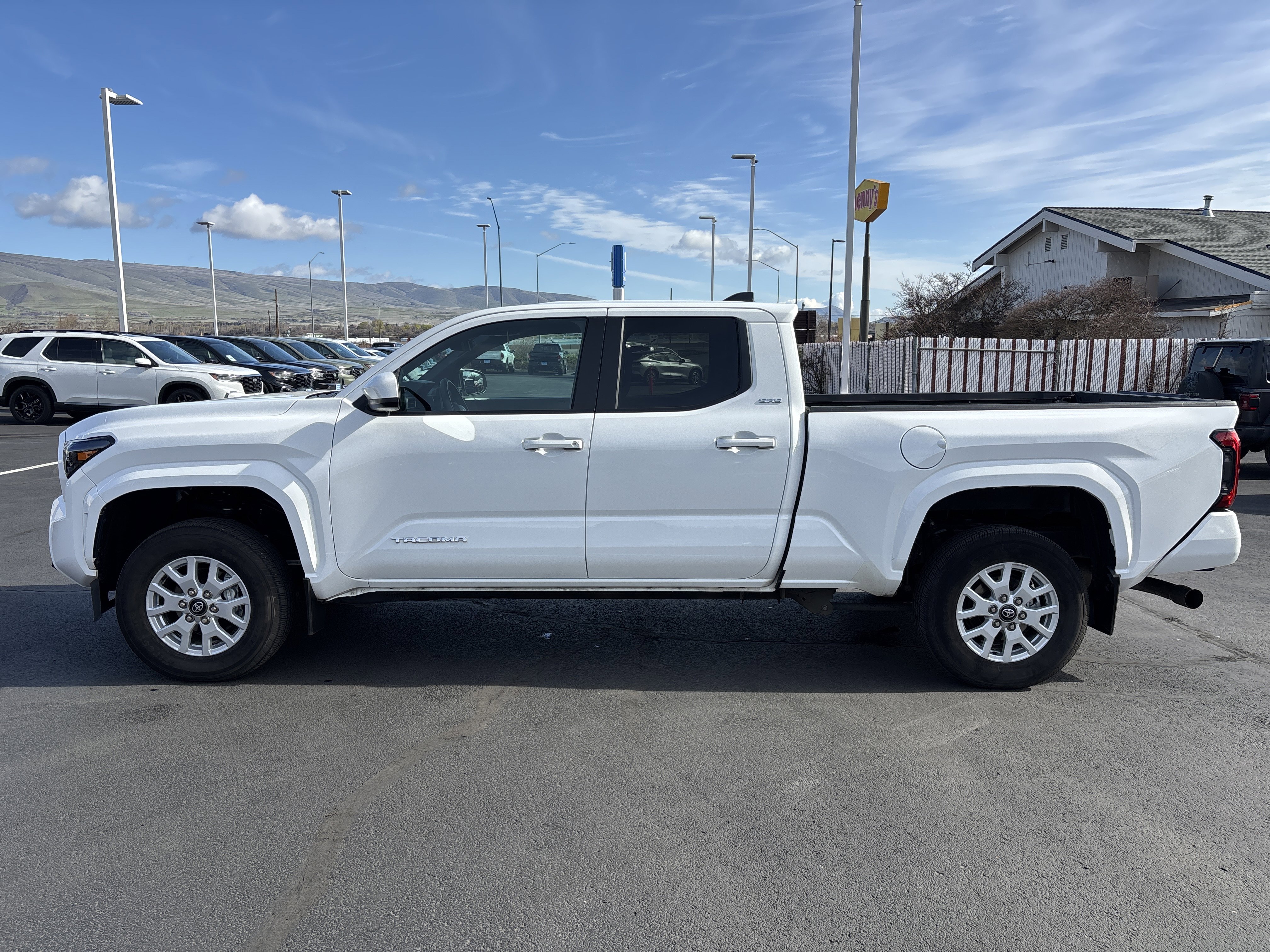 toyota tacoma 2024 3TMLB5JN8RM013247 image toyota tacoma 2024 3TMLB5JN8RM013247 image