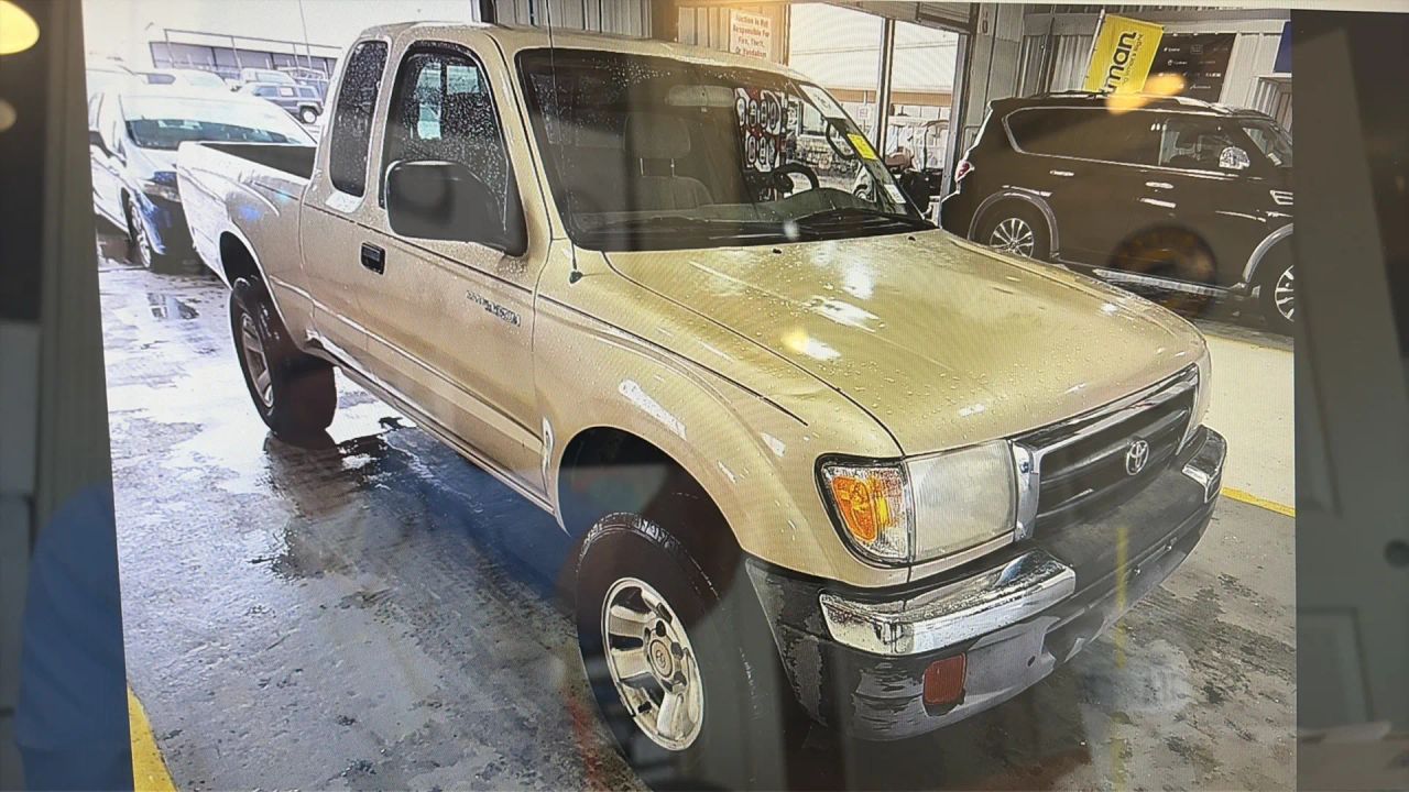 toyota tacoma 2000 4TASN92N6YZ628106 image toyota tacoma 2000 4TASN92N6YZ628106 image