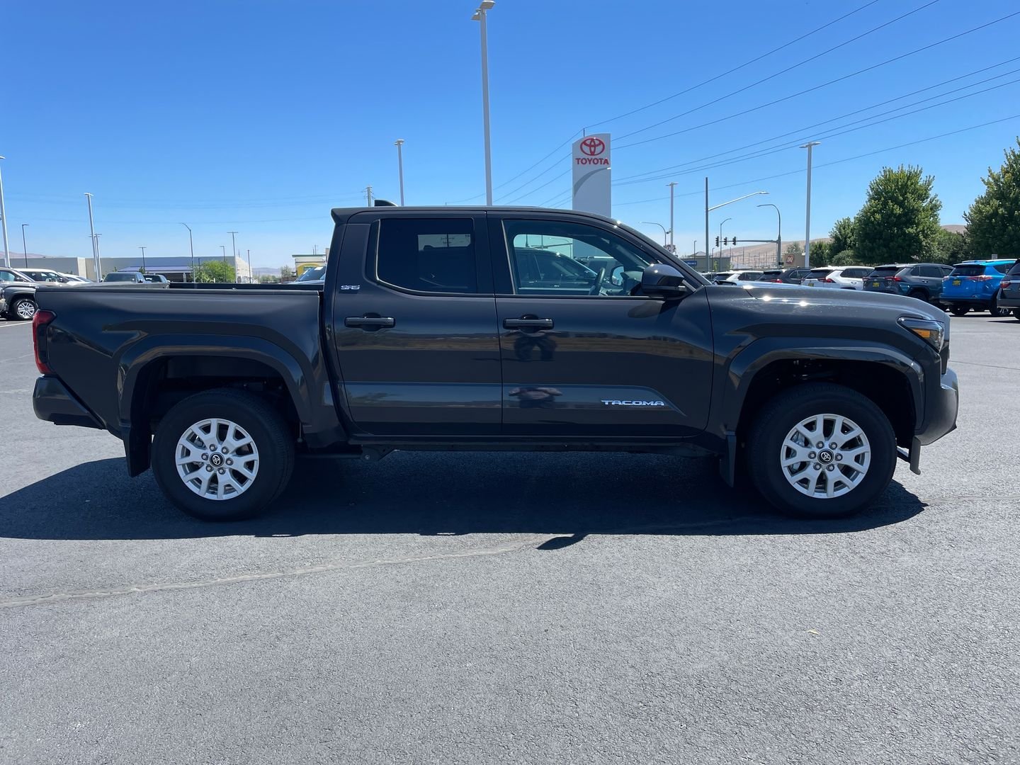 toyota tacoma 2025 3TMLB5JN6SM142318 image toyota tacoma 2025 3TMLB5JN6SM142318 image