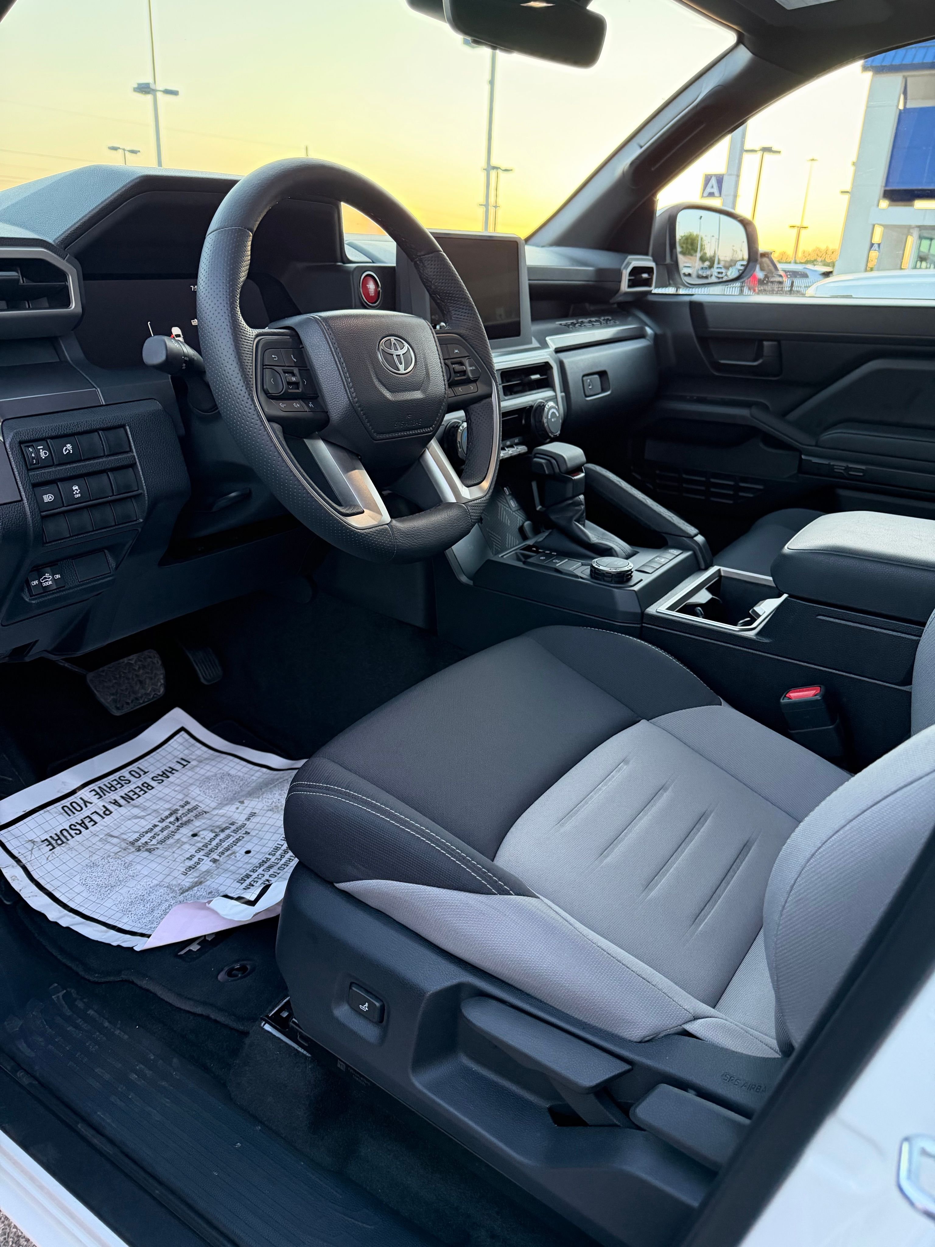 toyota tacoma 2025 3TYJBAFNXST021546 image