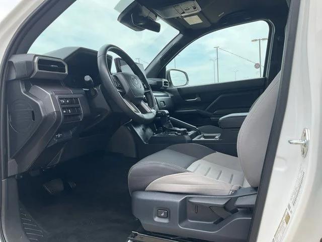 toyota tacoma 2025 3TMLB5JN6SM095677 image toyota tacoma 2025 3TMLB5JN6SM095677 image