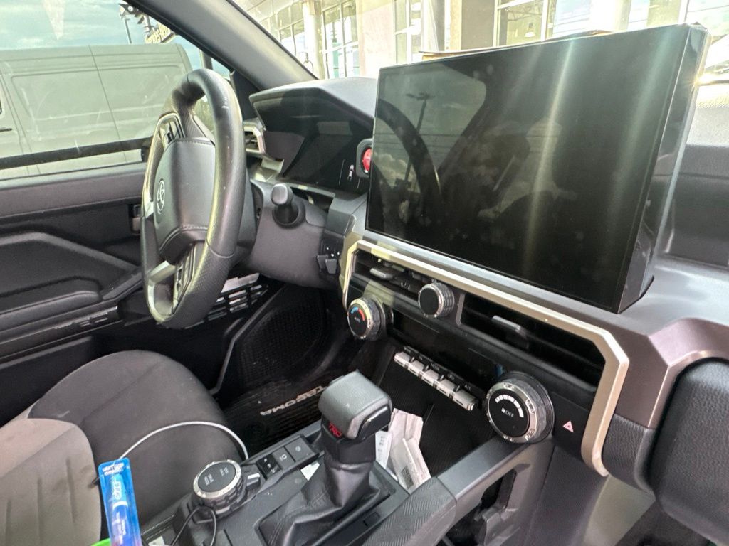 toyota tacoma 2025 3TYLB5JN8ST070266 image toyota tacoma 2025 3TYLB5JN8ST070266 image
