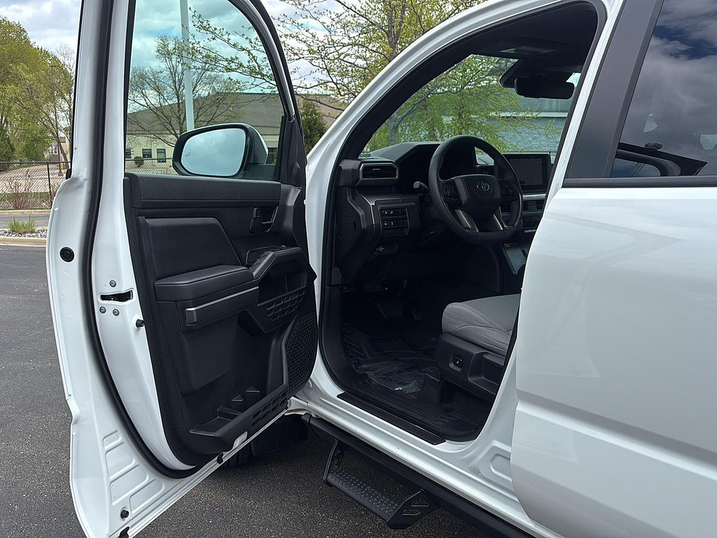 toyota tacoma 2025 3TMLB5JN8SM165647 image toyota tacoma 2025 3TMLB5JN8SM165647 image