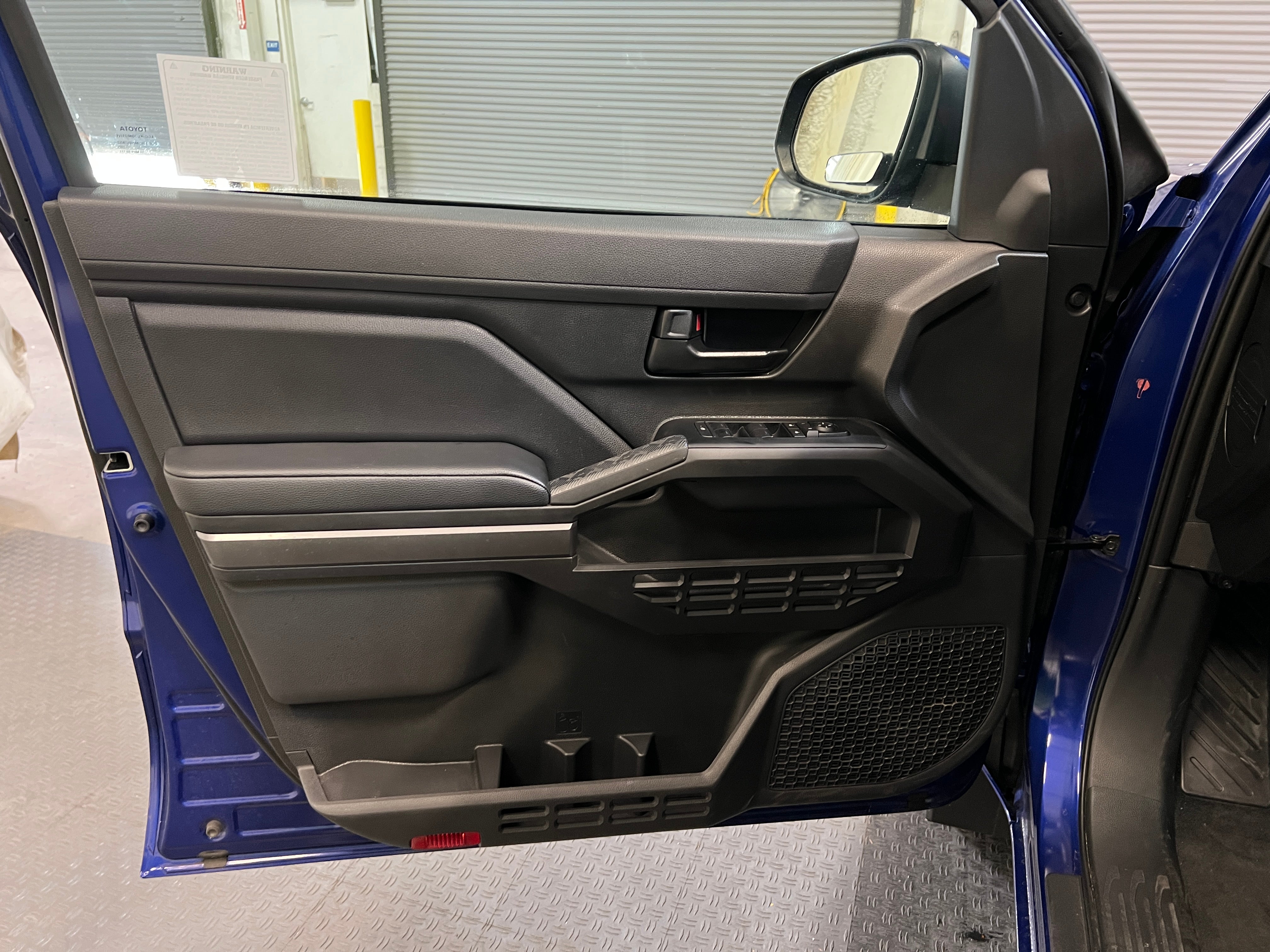 toyota tacoma 2025 3TMLB5JN5SM115496 image toyota tacoma 2025 3TMLB5JN5SM115496 image