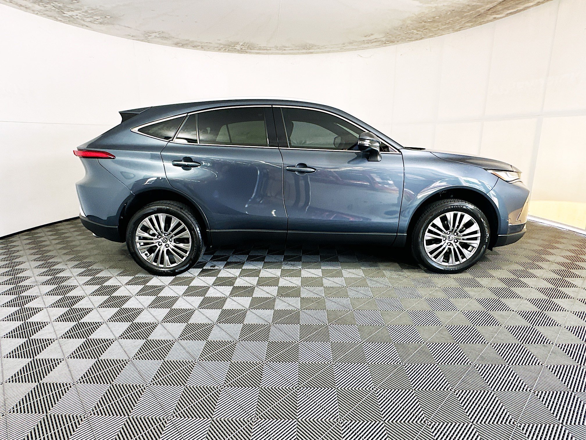 toyota venza 2023 JTEAAAAH1PJ145866 image toyota venza 2023 JTEAAAAH1PJ145866 image