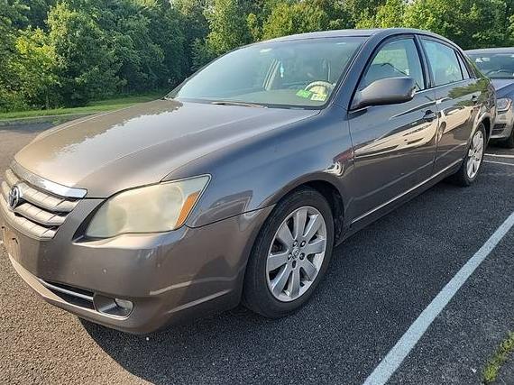 TOYOTA AVALON 2005 4T1BK36B55U013495 image