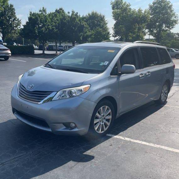 TOYOTA SIENNA 2011 5TDDK3DC7BS027875 image