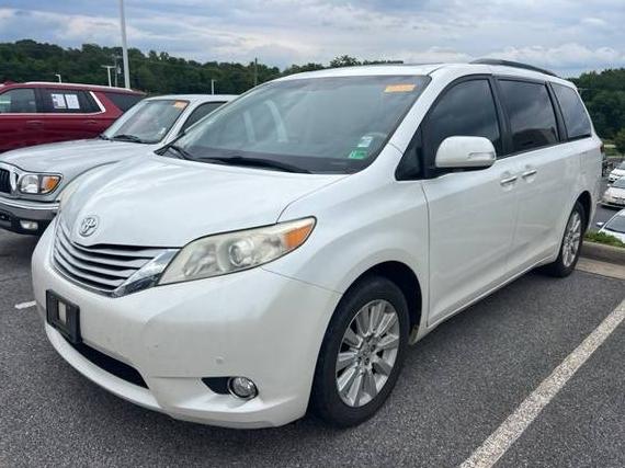 TOYOTA SIENNA 2013 5TDDK3DC1DS057764 image