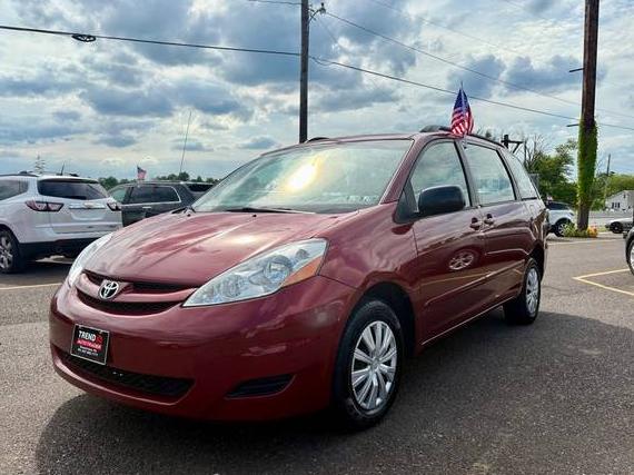 TOYOTA SIENNA 2010 5TDKK4CC5AS316184 image