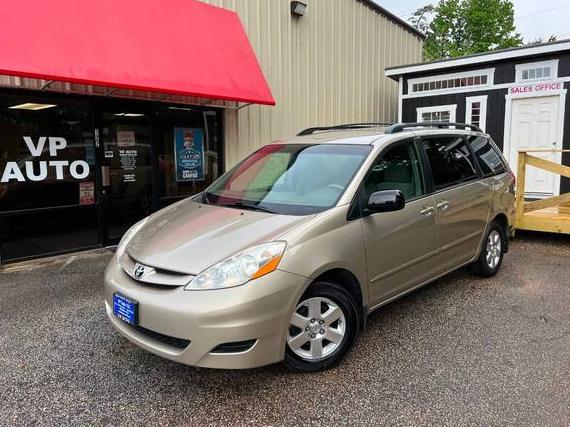 TOYOTA SIENNA 2010 5TDKK4CC9AS329259 image