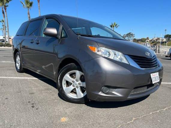 TOYOTA SIENNA 2014 5TDKK3DC4ES441627 image TOYOTA SIENNA 2014 5TDKK3DC4ES441627 image