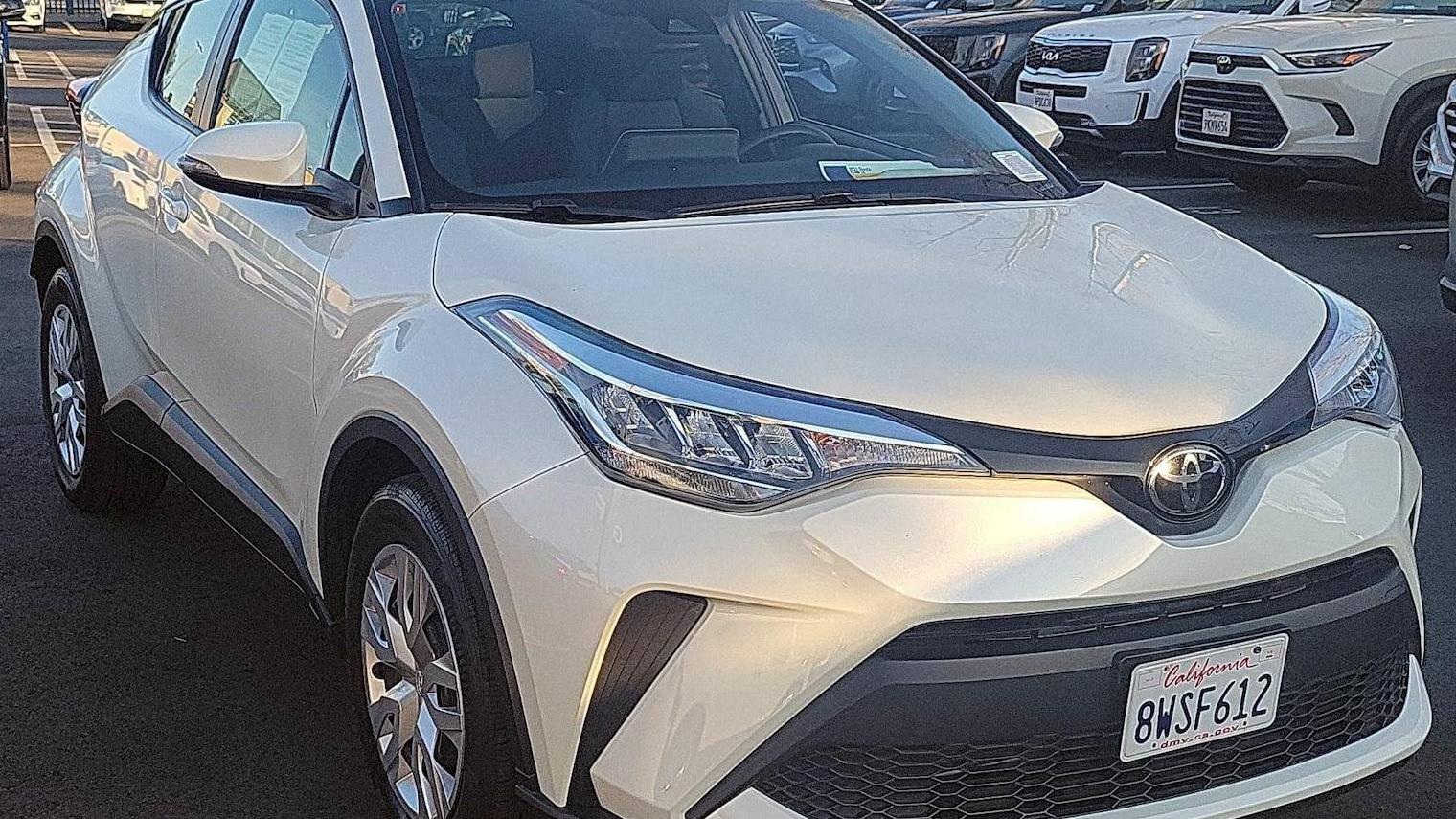 TOYOTA C-HR 2021 JTNKHMBX0M1119018 image