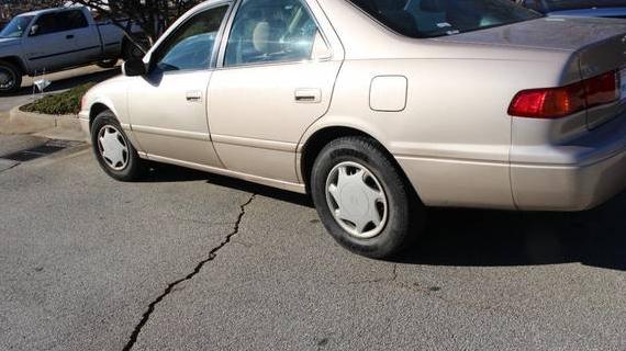 TOYOTA CAMRY 2000 4T1BG22K5YU681643 image TOYOTA CAMRY 2000 4T1BG22K5YU681643 image