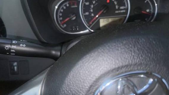 TOYOTA YARIS 2018 VNKJTUD33JA096992 image