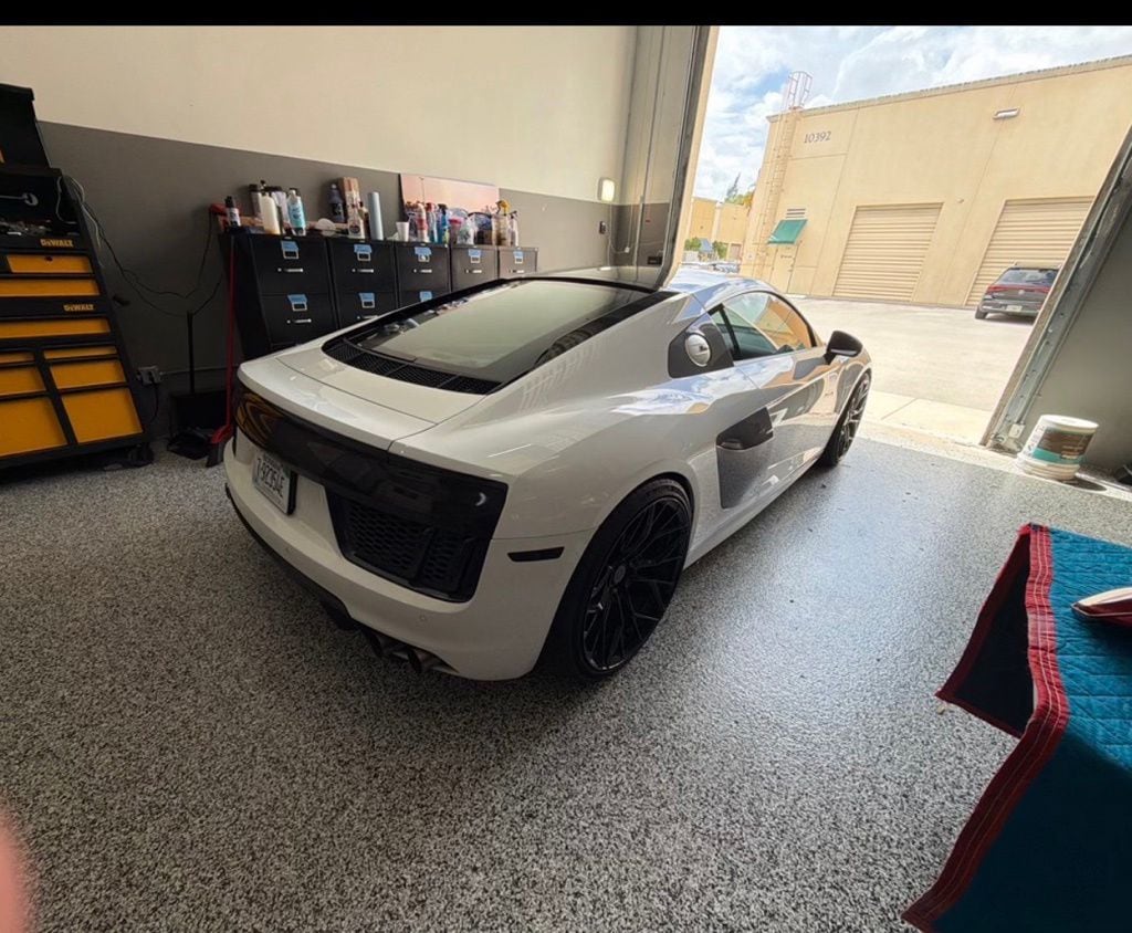 audi r8 2017 WUAEAAFX8H7901250 image audi r8 2017 WUAEAAFX8H7901250 image