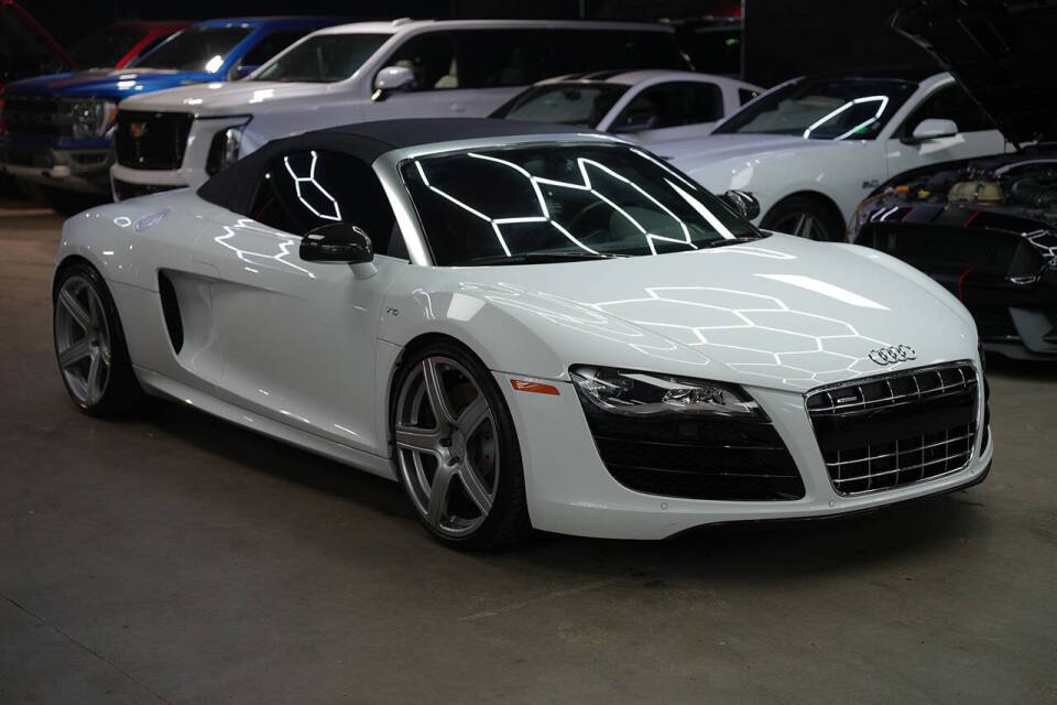 audi r8 2011 WUAVNAFG4BN000318 image audi r8 2011 WUAVNAFG4BN000318 image