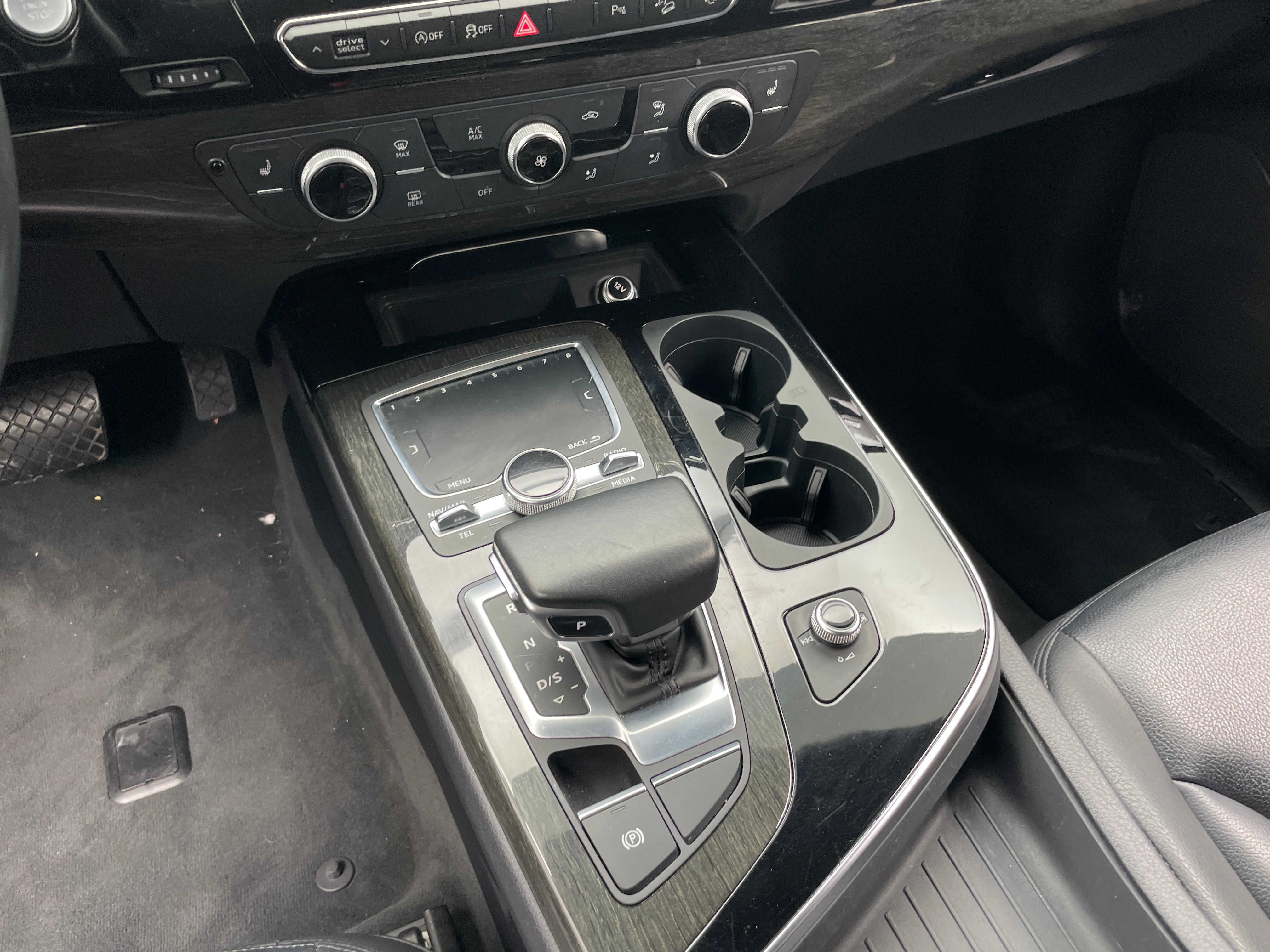 audi q7 2019 WA1AAAF70KD010965 image audi q7 2019 WA1AAAF70KD010965 image
