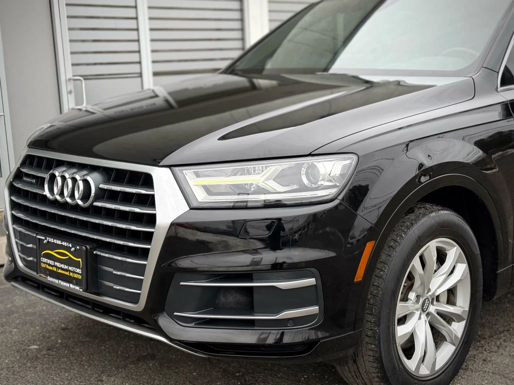 audi q7 2017 WA1AAAF74HD015563 image