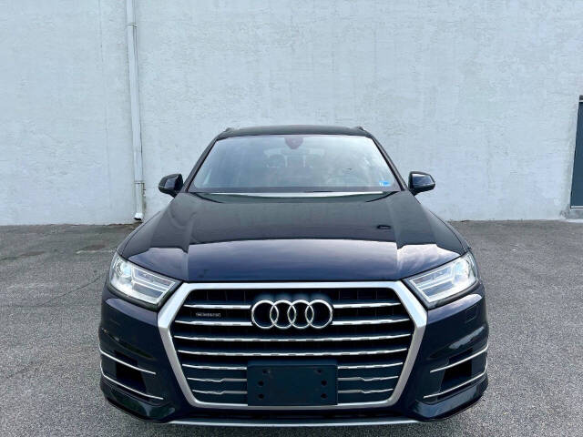 audi q7 2017 WA1LAAF71HD021359 image