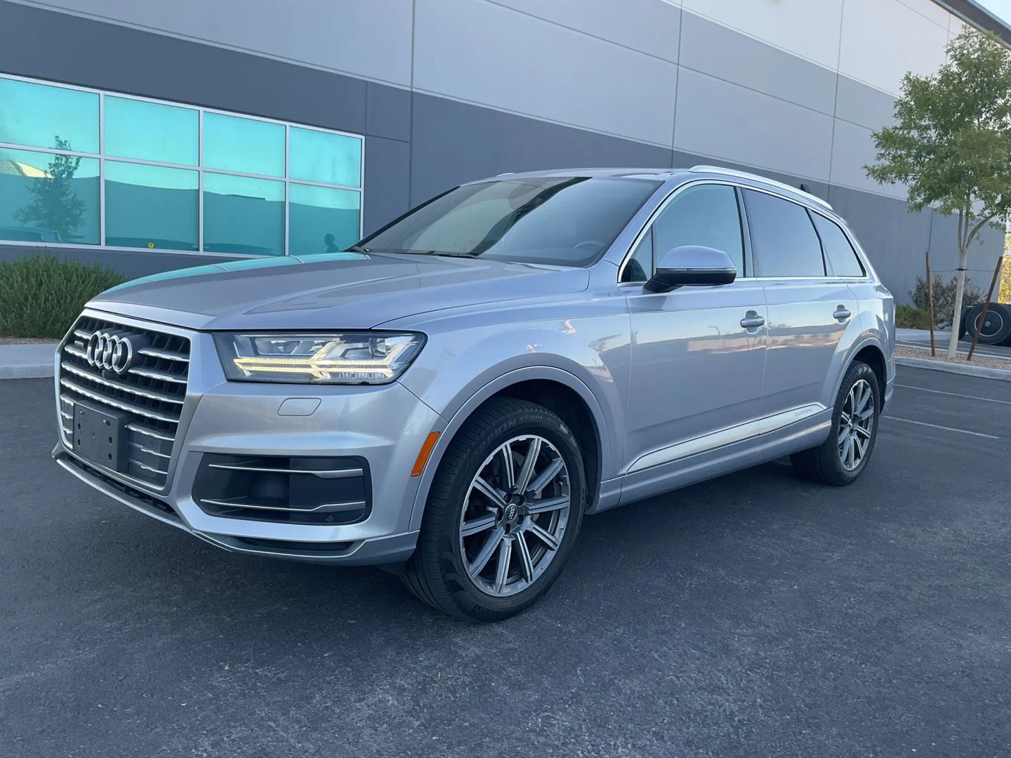 audi q7 2017 WA1LAAF7XHD056000 image audi q7 2017 WA1LAAF7XHD056000 image