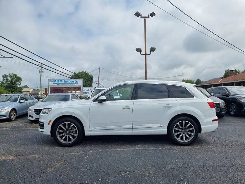 audi q7 2017 WA1LAAF71HD050652 image audi q7 2017 WA1LAAF71HD050652 image