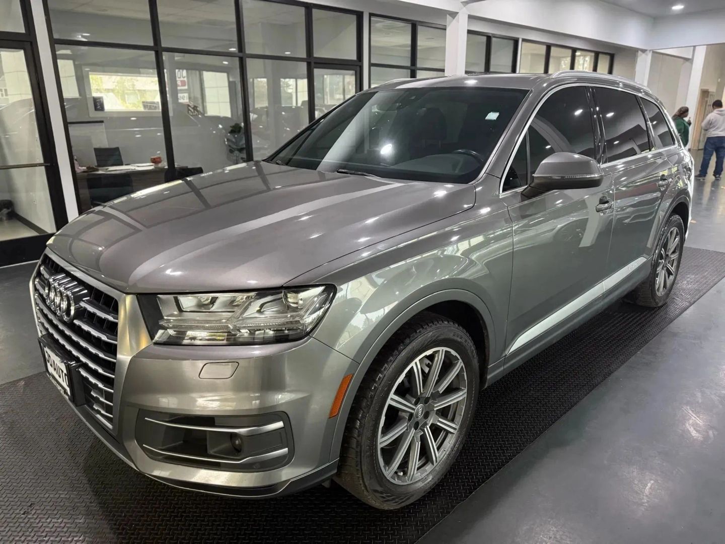 audi q7 2017 WA1VAAF77HD019365 image