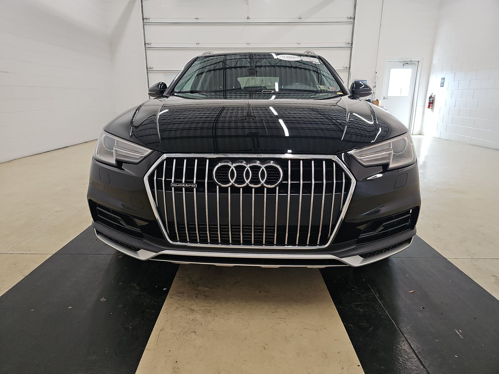 audi allroad 2018 WA17NAF43JA095322 image audi allroad 2018 WA17NAF43JA095322 image