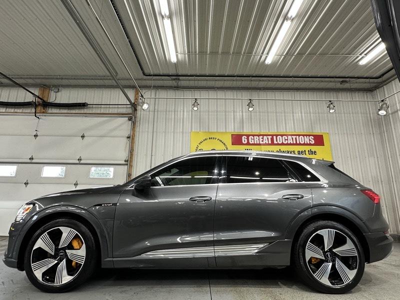 audi e-tron 2019 WA1VAAGE0KB008370 image audi e-tron 2019 WA1VAAGE0KB008370 image