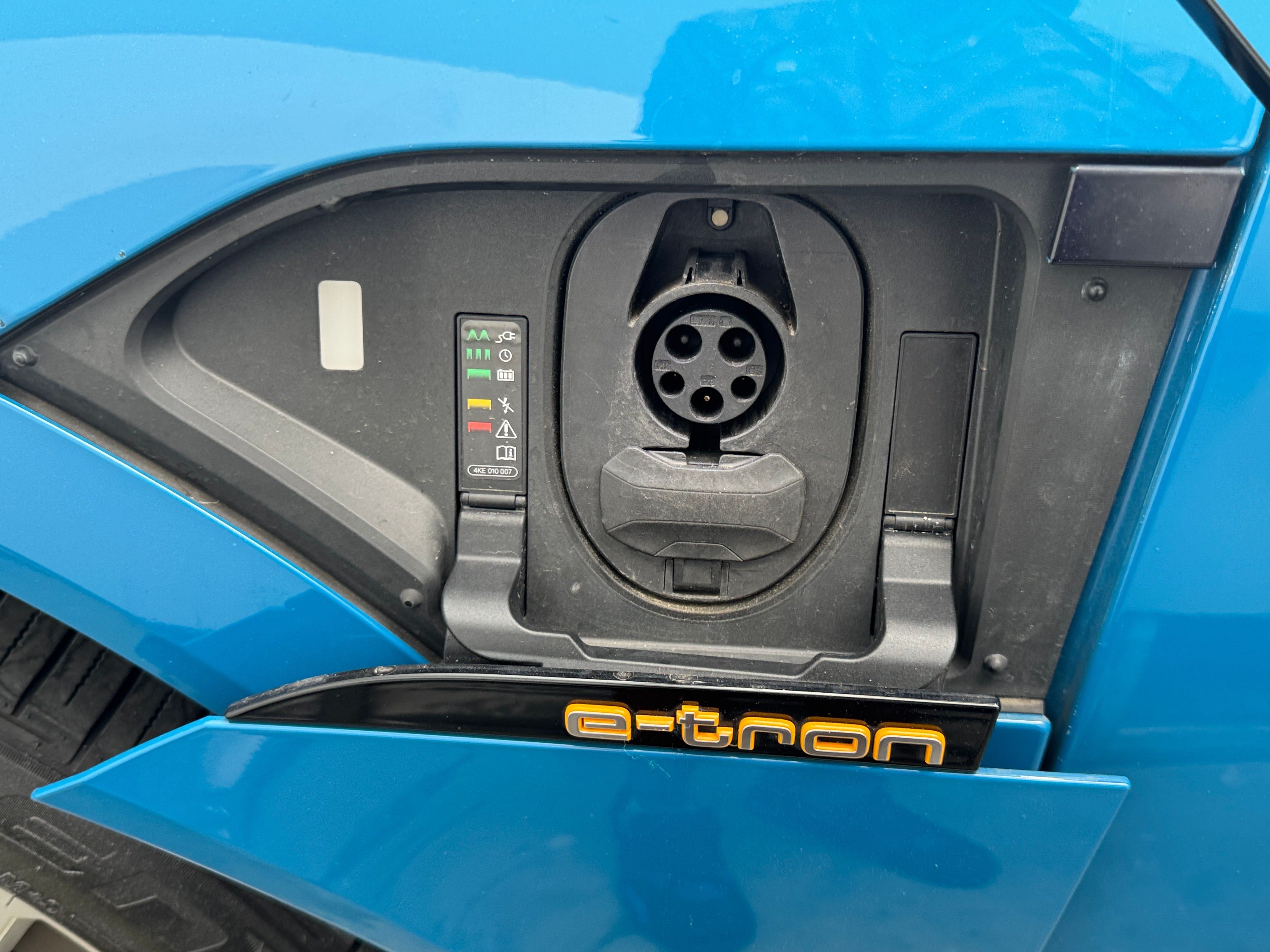 audi e-tron 2019 WA1LAAGE6KB013175 image audi e-tron 2019 WA1LAAGE6KB013175 image