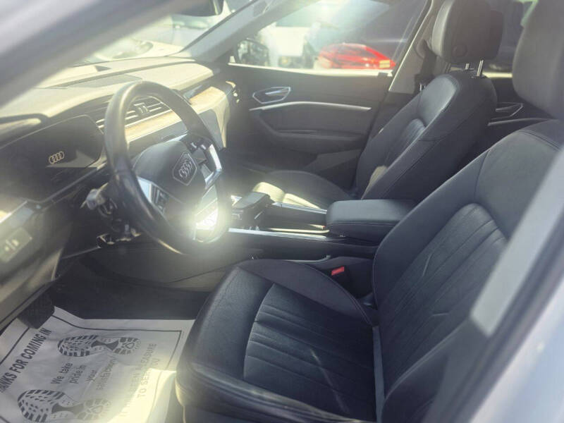 audi e-tron 2019 WA1LAAGEXKB022722 image audi e-tron 2019 WA1LAAGEXKB022722 image