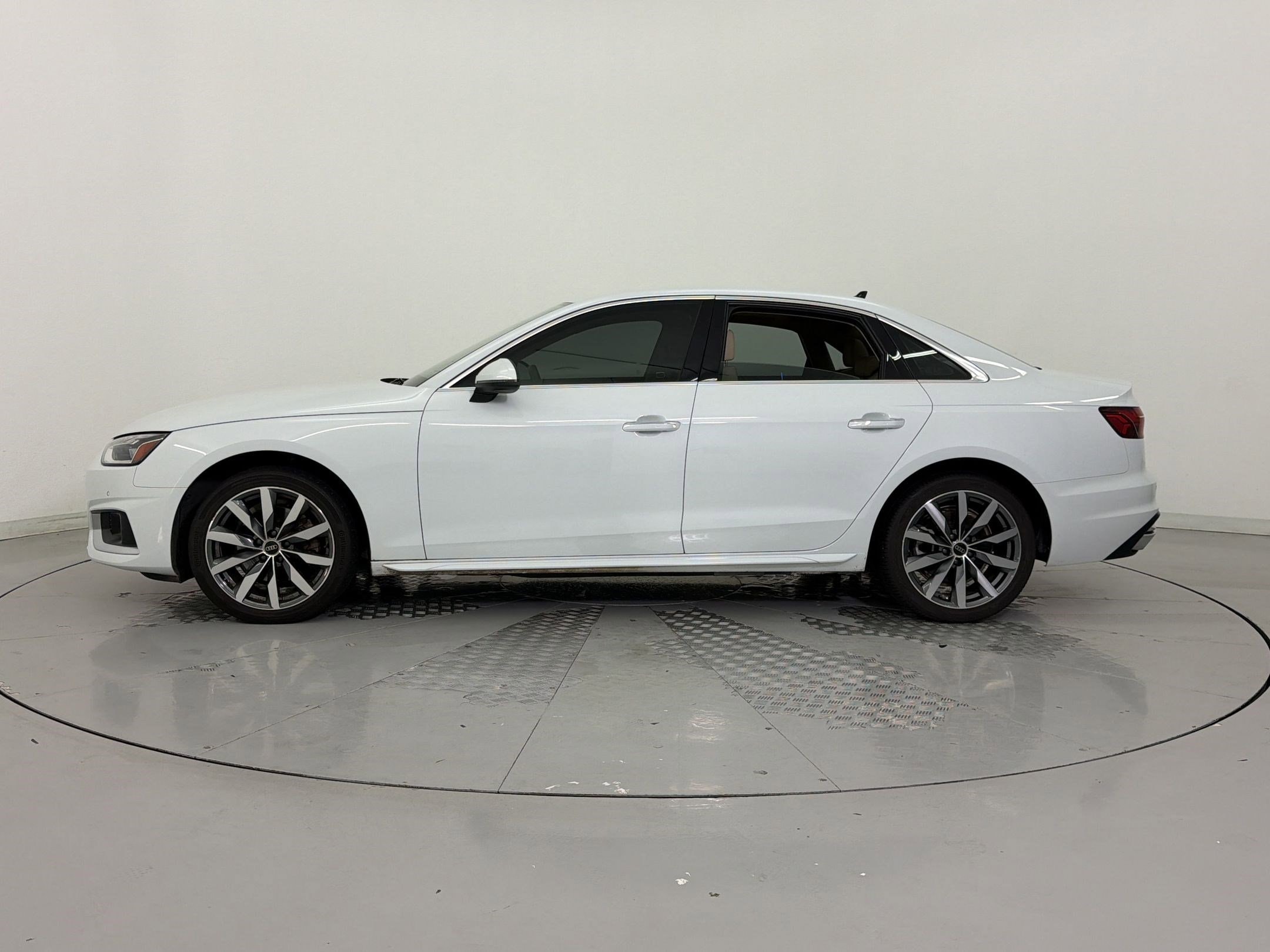 audi a4 2023 WAUBBAF48PN020333 image audi a4 2023 WAUBBAF48PN020333 image