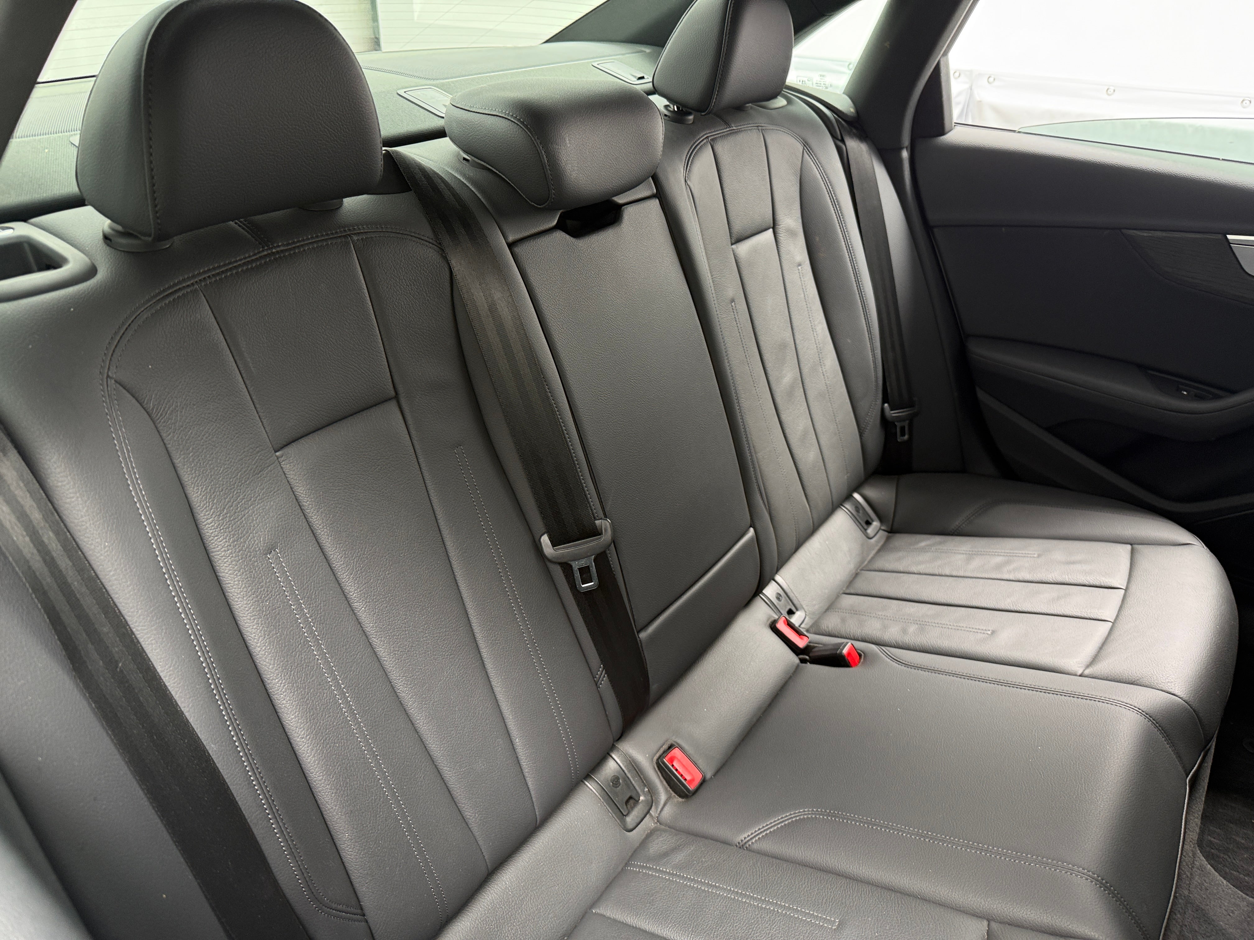audi a4 2019 WAUENAF4XKN011520 image audi a4 2019 WAUENAF4XKN011520 image