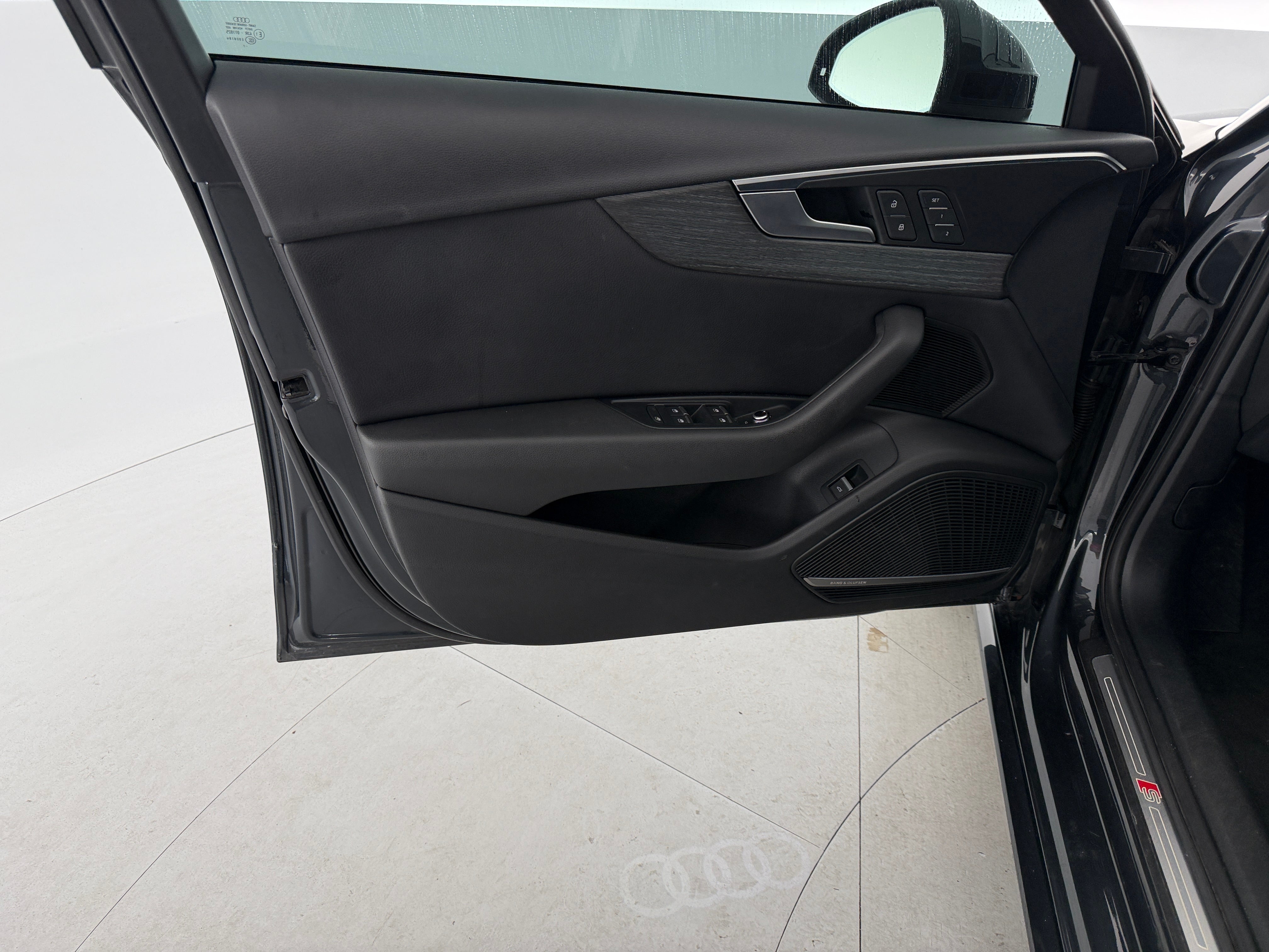 audi a4 2018 WAUENAF42JA012716 image audi a4 2018 WAUENAF42JA012716 image