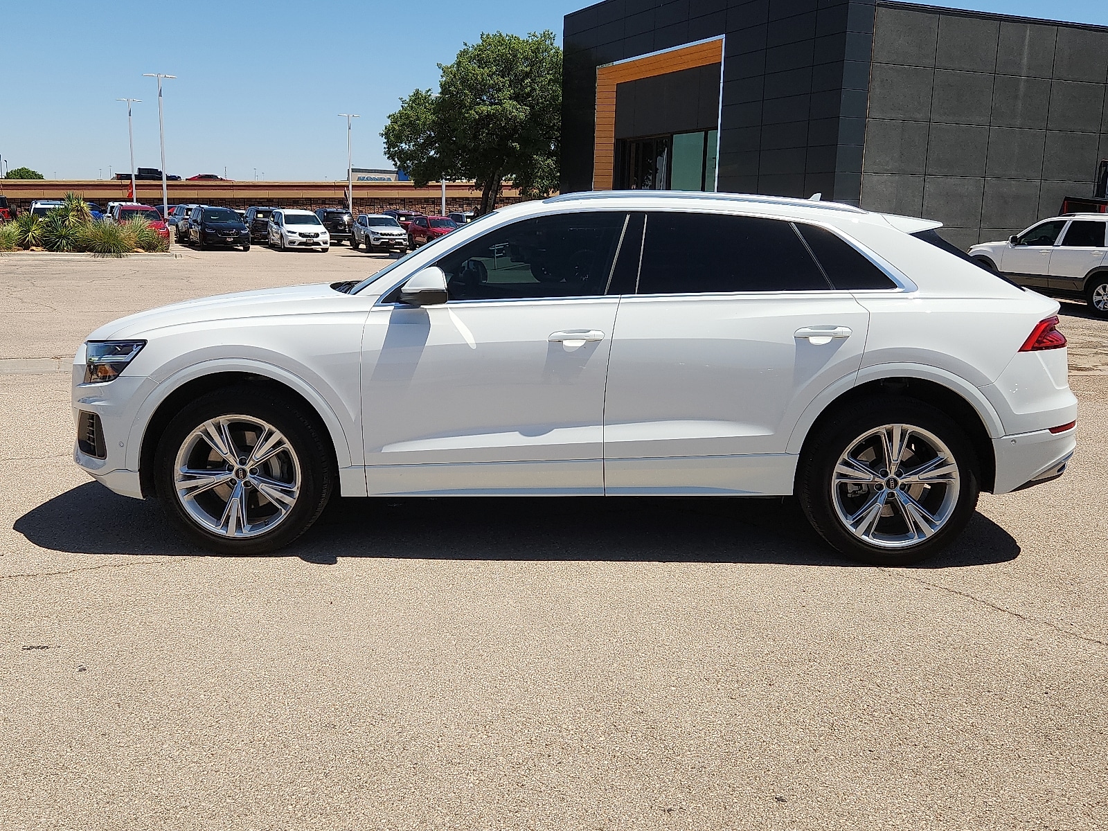 audi q8 2022 WA1AVBF16ND018532 image audi q8 2022 WA1AVBF16ND018532 image