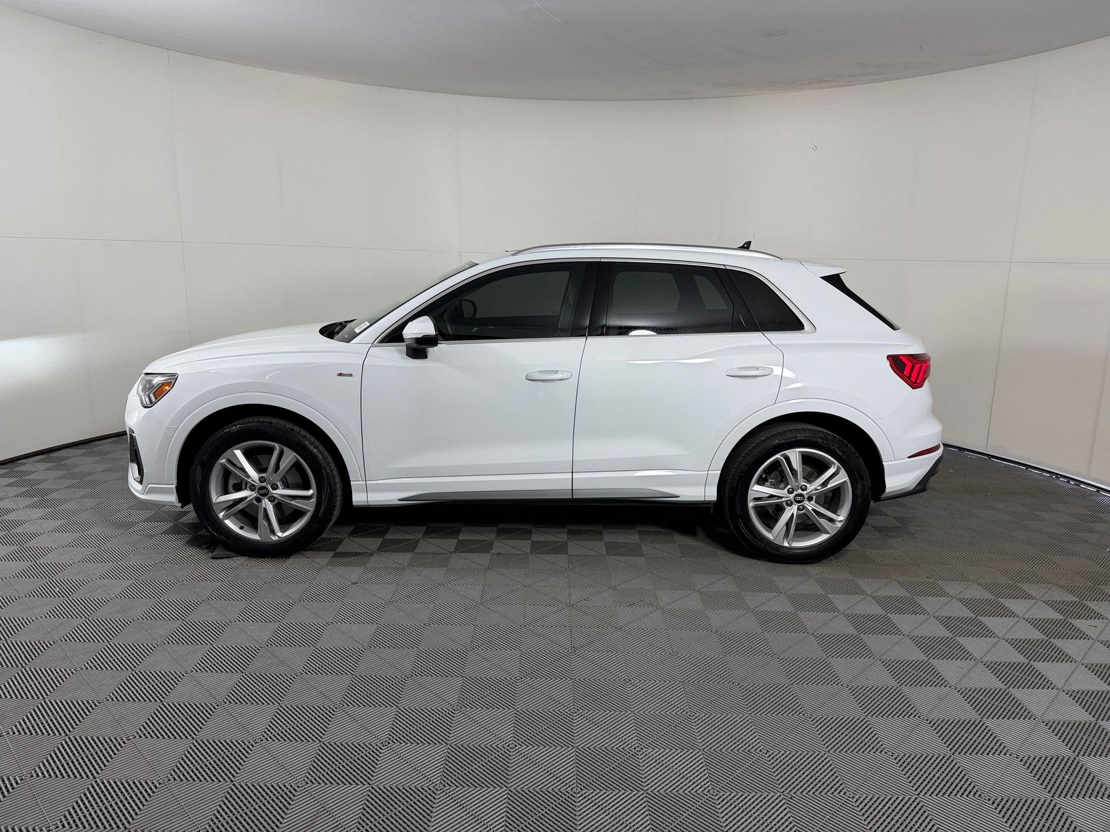 audi q3 2023 WA1EECF39P1058472 image audi q3 2023 WA1EECF39P1058472 image