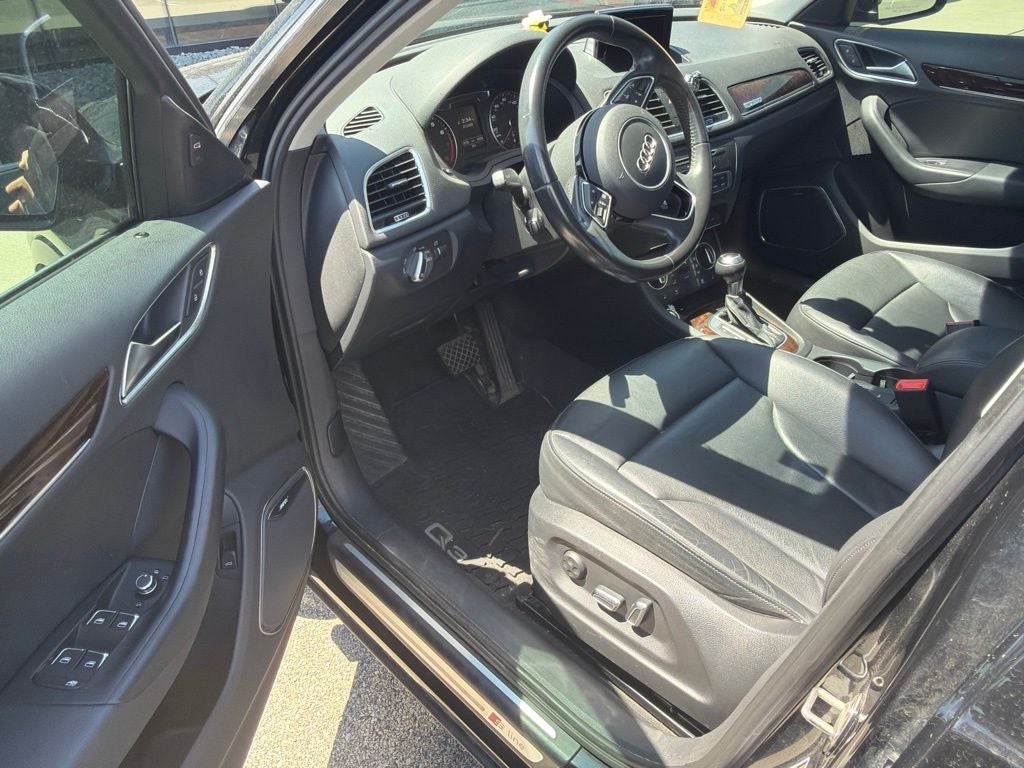 audi q3 2016 WA1GFCFS5GR020039 image audi q3 2016 WA1GFCFS5GR020039 image