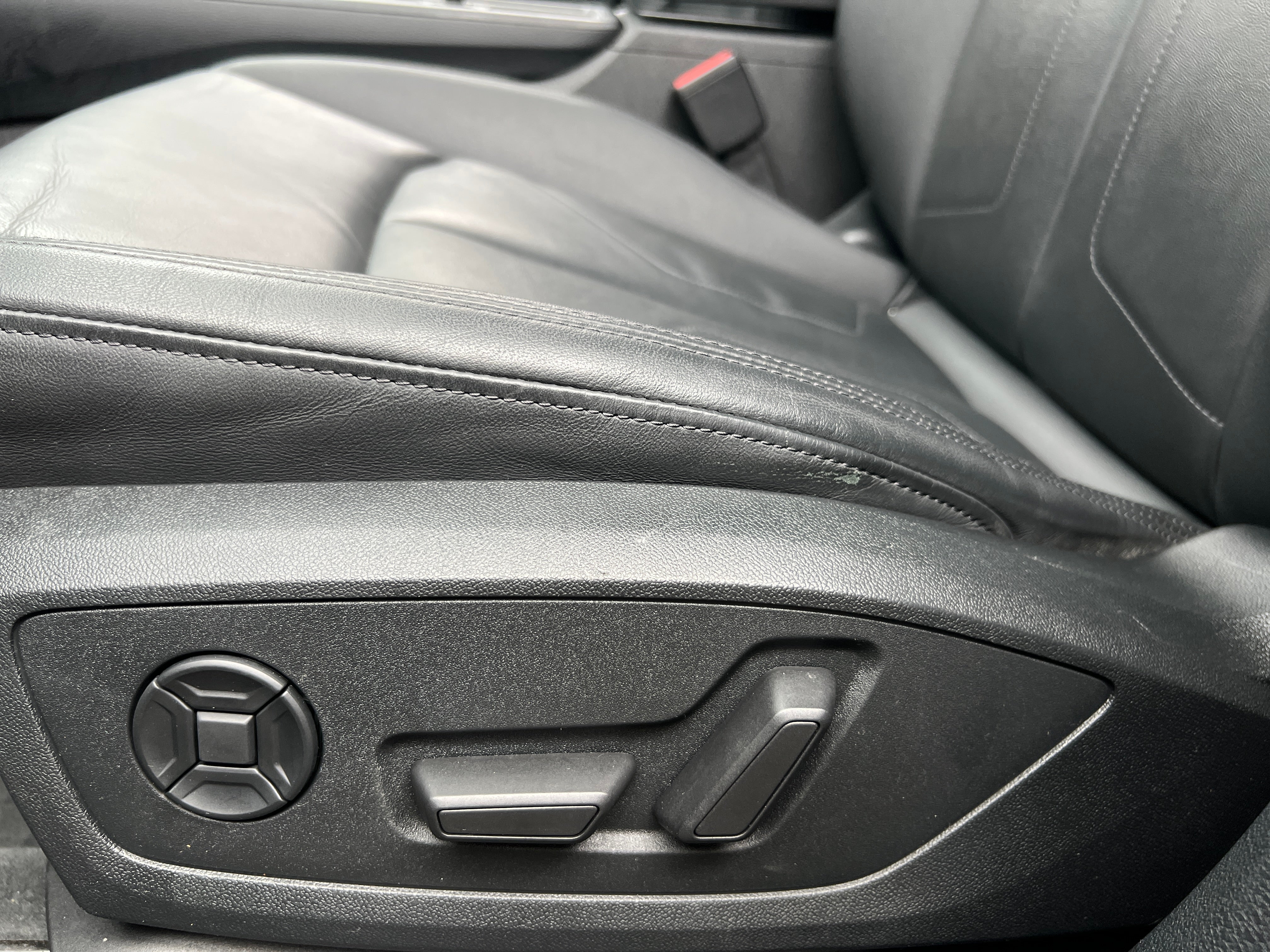 audi q3 2021 WA1AUCF33M1154739 image