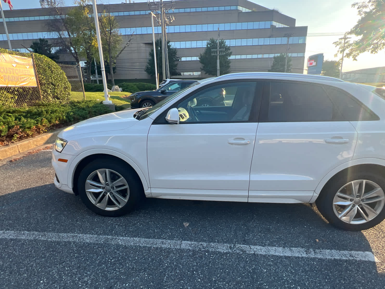 audi q3 2017 WA1ECCFS6HR010931 image audi q3 2017 WA1ECCFS6HR010931 image
