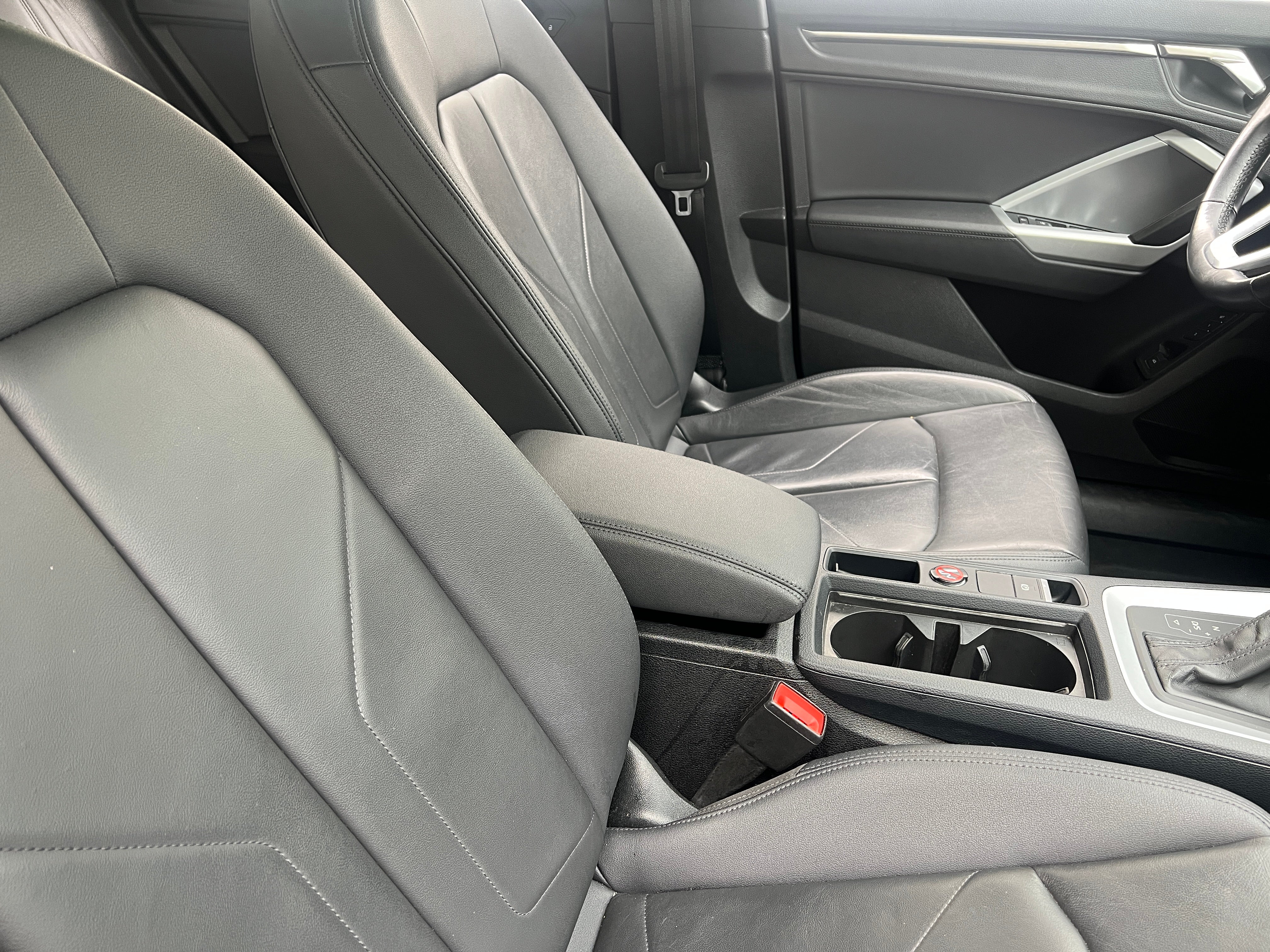audi q3 2024 WA1DECF38R1053987 image audi q3 2024 WA1DECF38R1053987 image