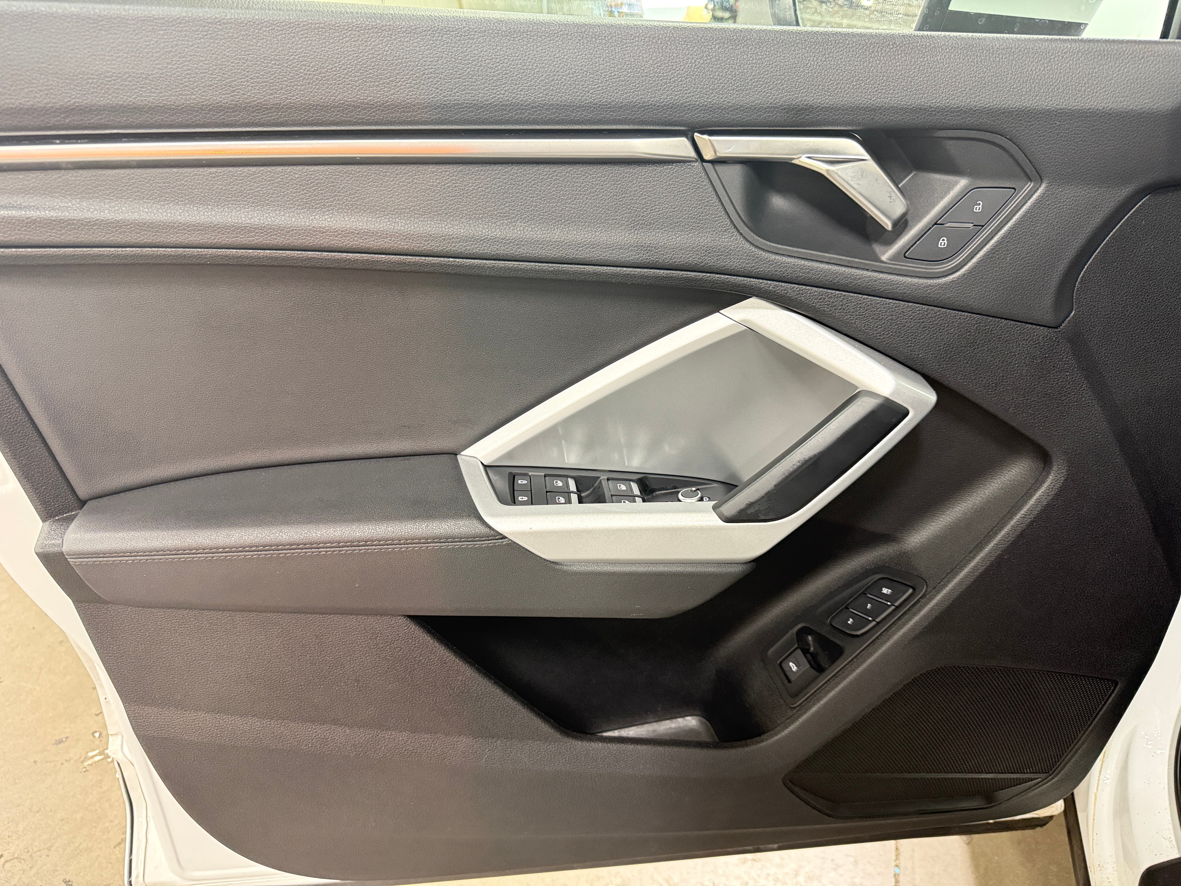 audi q3 2024 WA1DECF30R1085672 image audi q3 2024 WA1DECF30R1085672 image