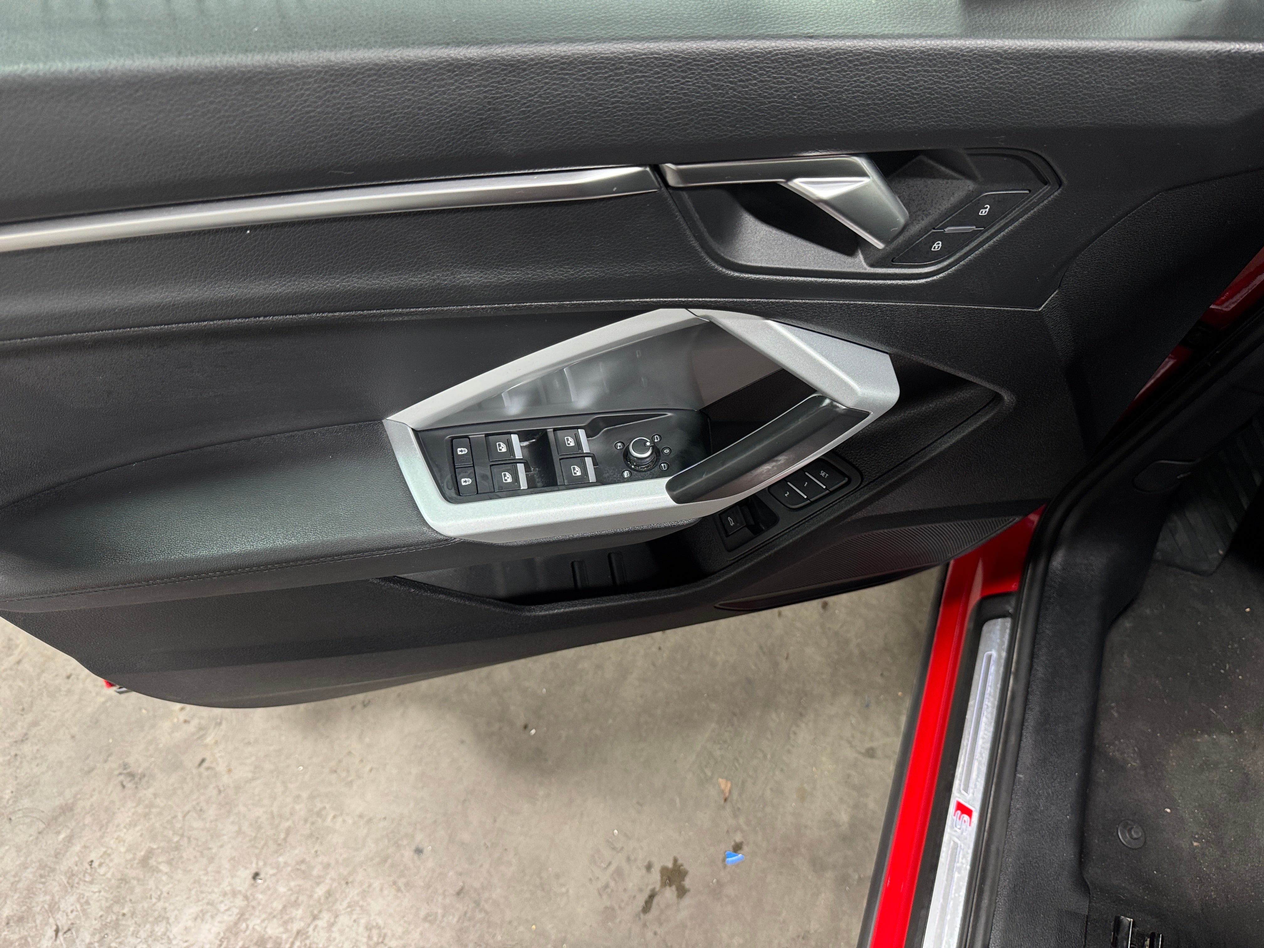 audi q3 2024 WA1DECF37R1098502 image audi q3 2024 WA1DECF37R1098502 image