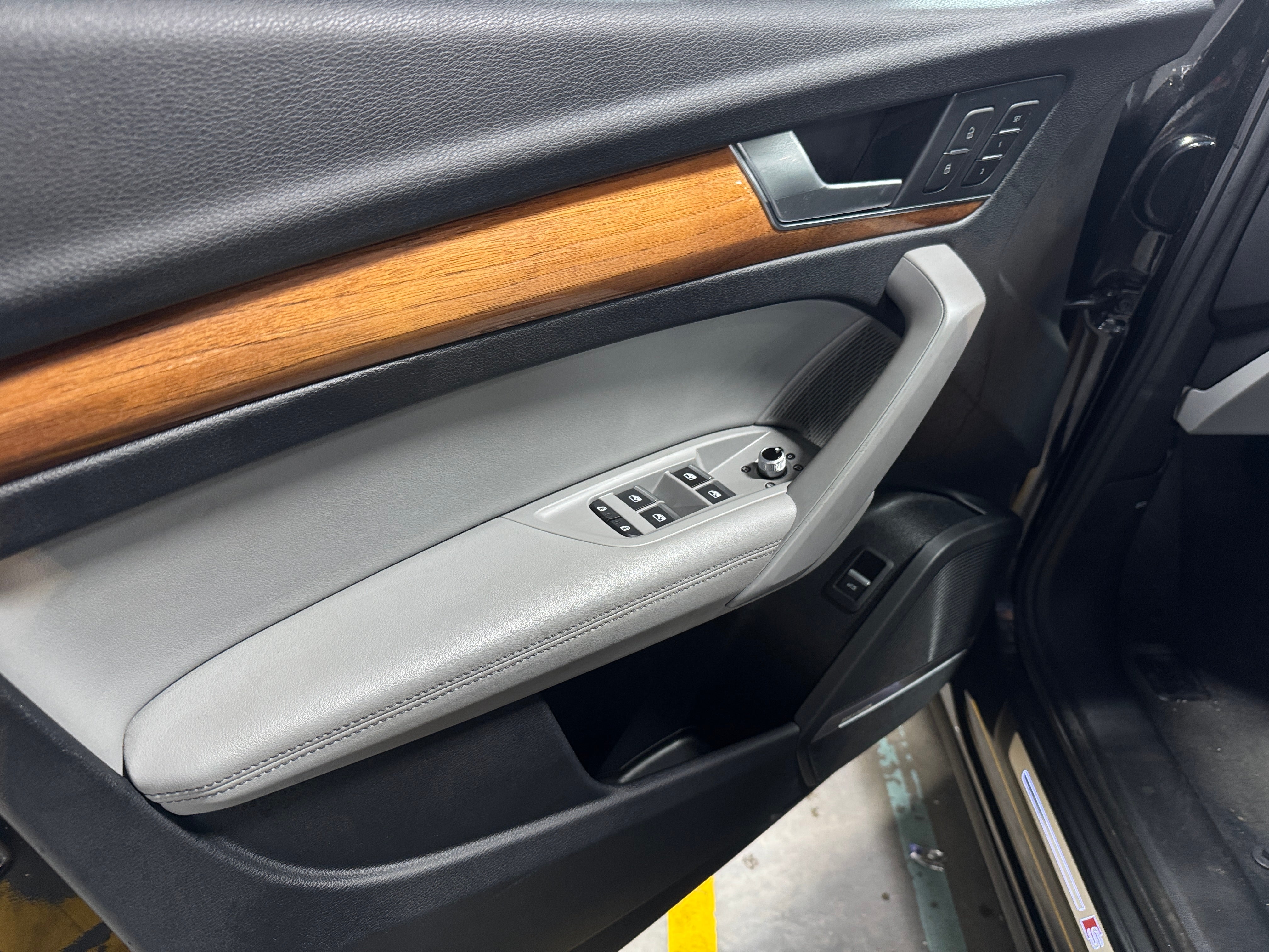 audi q5 2022 WA1EAAFY0N2136690 image