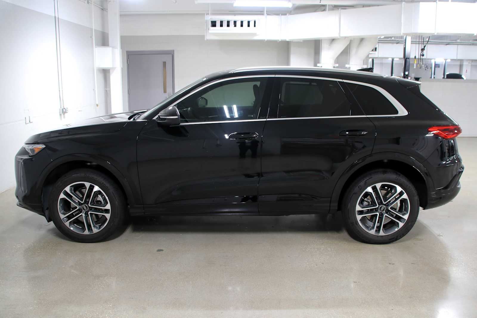 audi q5 2025 WA12AAGU1S2058480 image audi q5 2025 WA12AAGU1S2058480 image