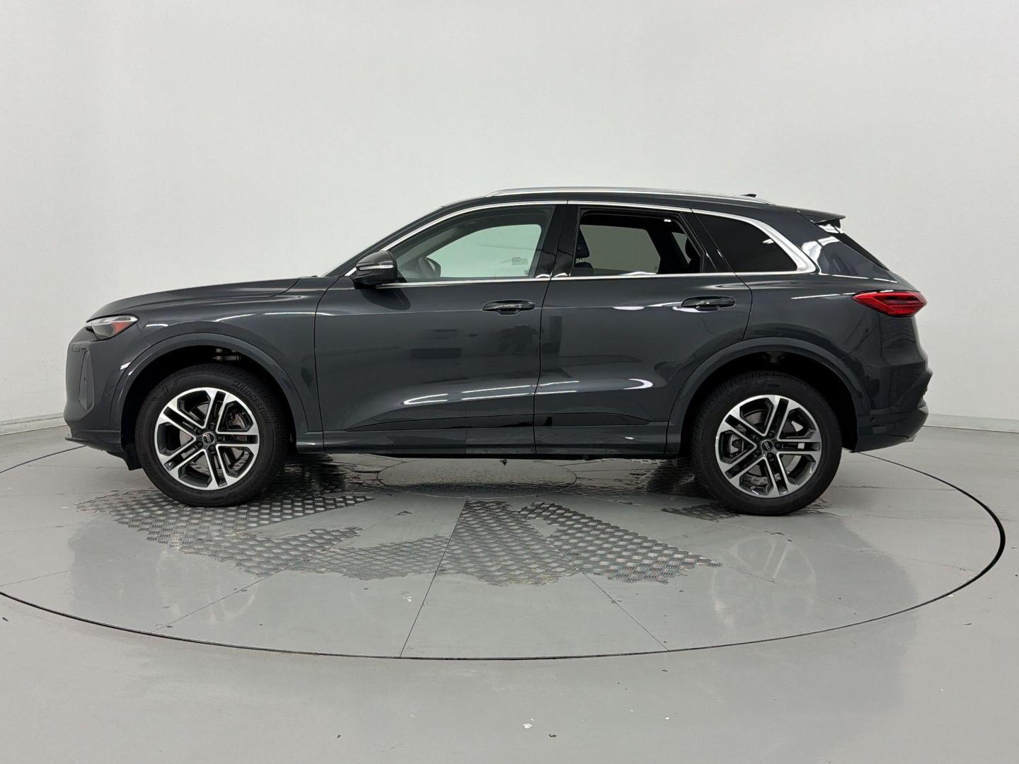 audi q5 2025 WA11AAGU7S2106155 image audi q5 2025 WA11AAGU7S2106155 image