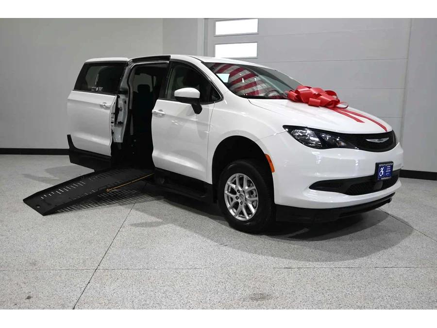 chrysler voyager 2023 2C4RC1CG7PR564774 image chrysler voyager 2023 2C4RC1CG7PR564774 image